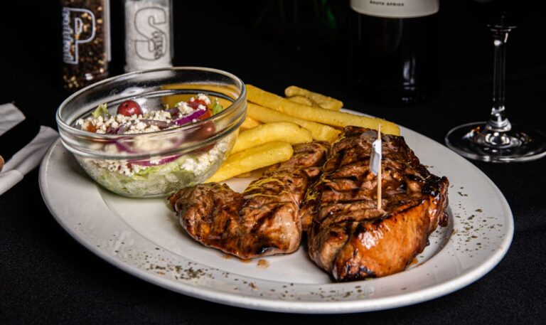 on the rocks steakhouse 2 768x457